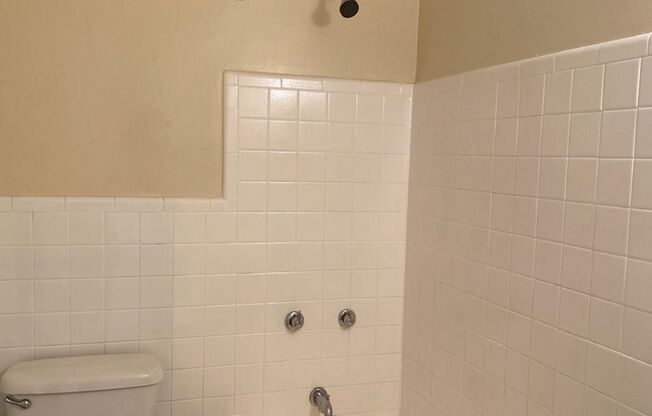 1 bed, 1 bath, 475 sqft, $975, Unit 1203