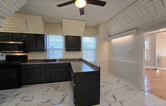 3 beds, 1 bath, 1,300 sqft, $3,400, Unit 3