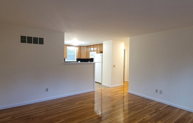 2 beds, 1 bath, 850 sqft, $2,150, Unit 0