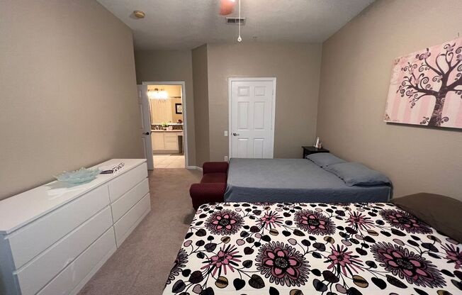 3 beds, 2 baths, $2,300