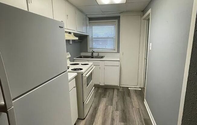 2447 E Walnut Street