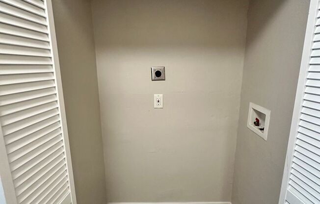 1 bed, 1 bath, 815 sqft, $2,345, Unit 121