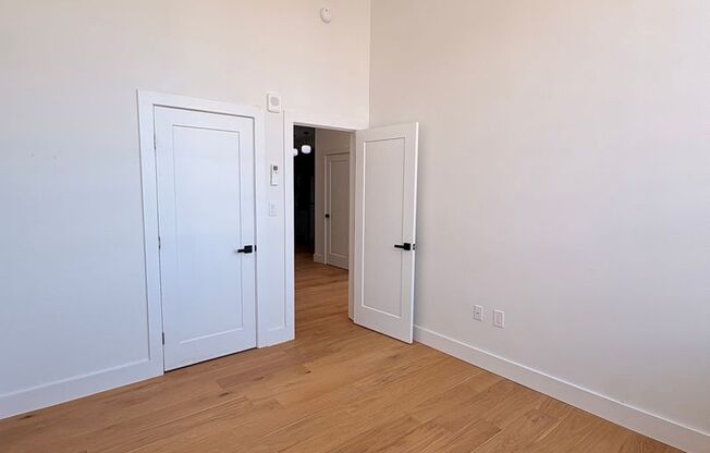 2 beds, 1 bath, 725 sqft, $2,275, Unit 522