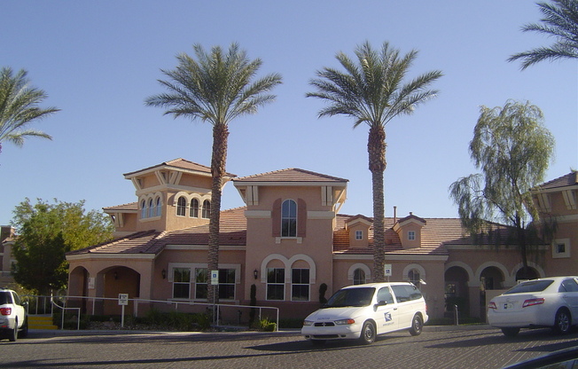 2 beds, 1 bath, $1,750, Unit # 2093