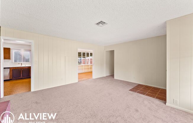 3 beds, 1 bath, $4,300