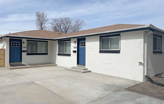 Gorgeous remodeled 2 bedroom in Triplex!