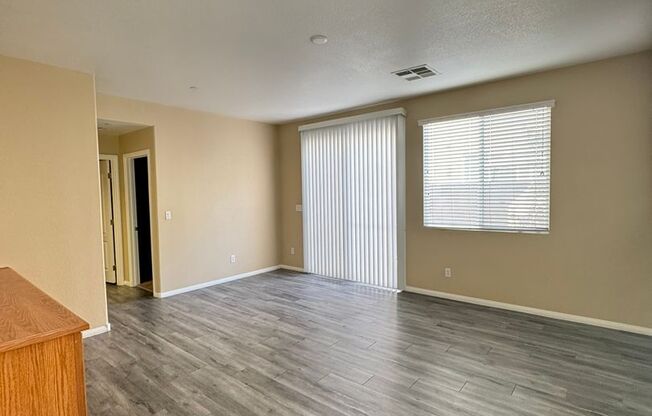 3 beds, 3 baths, $1,995