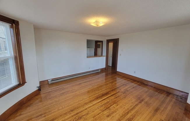 1 bed, 1 bath, 900 sqft, $2,300, Unit 3