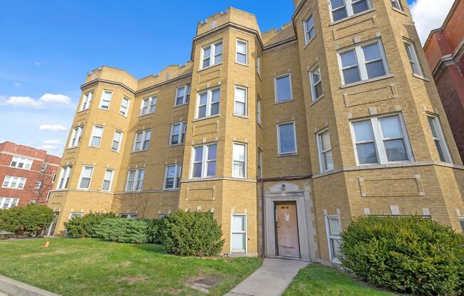 8001-8007 S. Eberhart