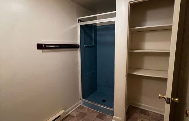 1 bed, 1 bath, $895, Unit Apt 1