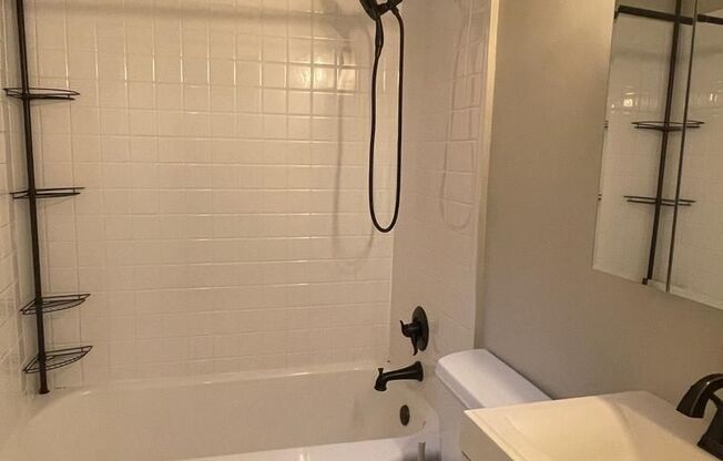 Townhome In Glen Burnie
