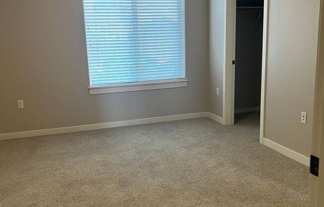 1 bed, 1 bath, 835 sqft, $1,570, Unit B201