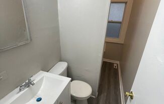 2 beds, 1 bath, $950, Unit Unit 3