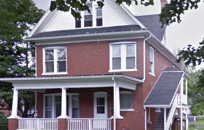 College Avenue, West-521