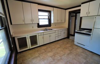 2 beds, 1 bath, $900, Unit 2