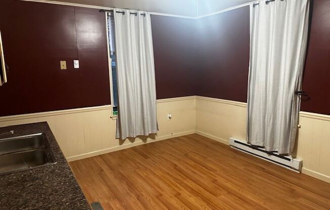 2 beds, 1 bath, $1,350, Unit 50