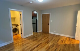 550 W Arlington Pl