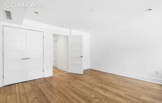 1083 LAFAYETTE AVE
