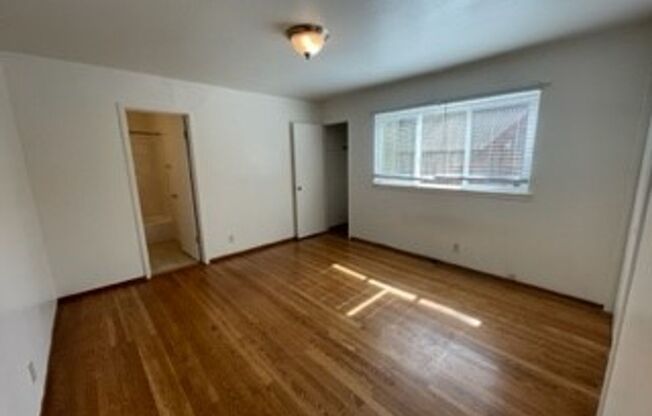 1 bed, 1 bath, $1,795, Unit E