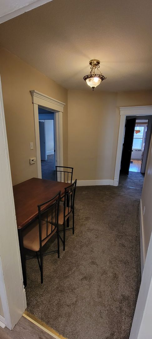 *HALF OFF FIRST MONTH RENT* 3 Bed 1 Bath Apartment with Basement and Laundry!