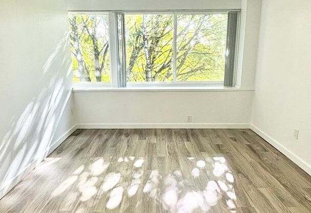 3 beds, 2 baths, 985 sqft, $2,495, Unit 401