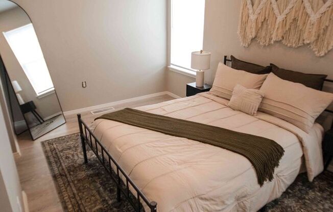 2 beds, 2 baths, $1,006, Unit 310
