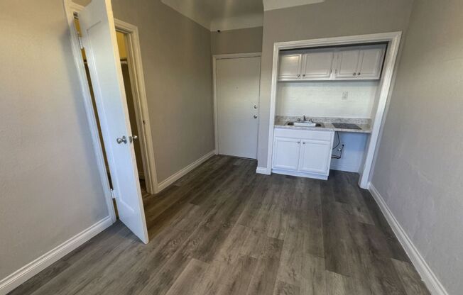 BU2 - 625 Burlington Apts