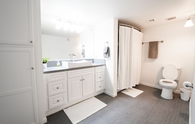 1 bed, 1 bath, $1,395, Unit UNIT 1037