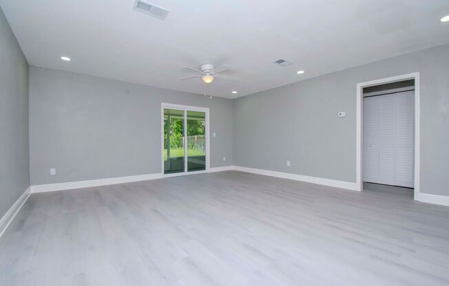 1313 EAGLEVIEW DR