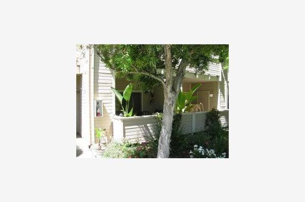 1120 CEDAR GABLES DR