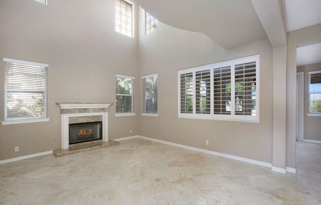 4 BEDROOM, 3 BATH WITH BONUS ROOM (SERRANO & KENDRA)