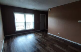 2 beds, 1.5 baths, $850, Unit Apt 4