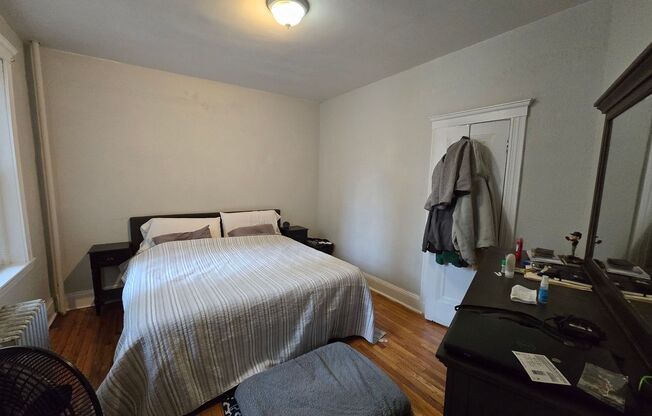 Close to T - Pet Friendly - On site laundry