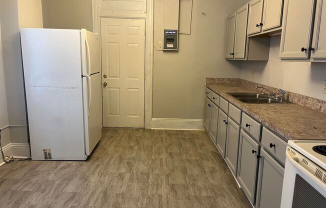 443 W. Orange St.