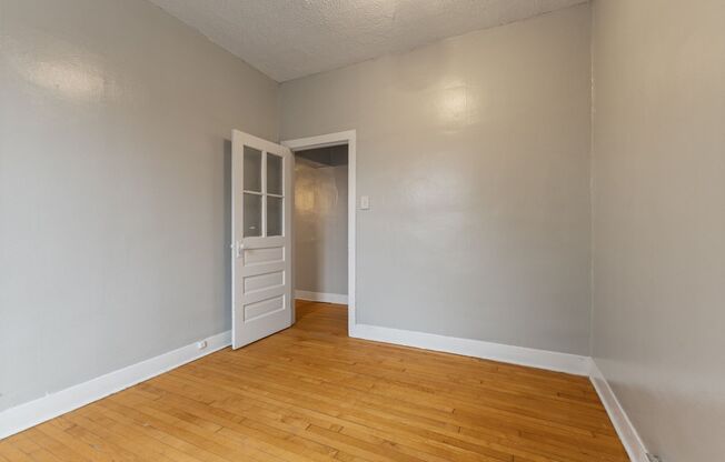 1 bed, 1 bath, 690 sqft, $995, Unit 1