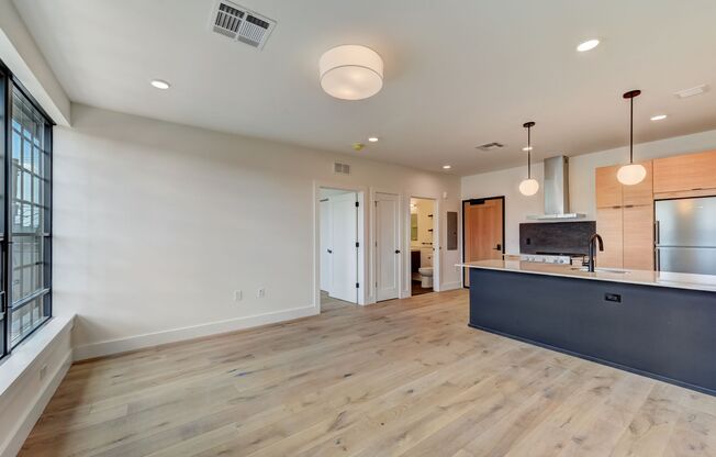2 beds, 2 baths, 923 sqft, $2,414, Unit 408