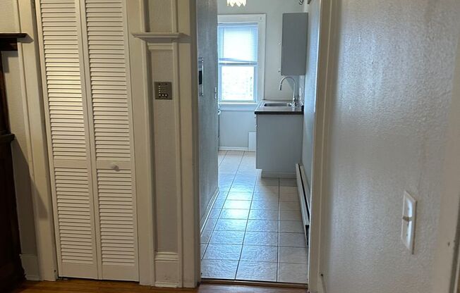 1 bed, 1 bath, 560 sqft, $1,195, Unit 306