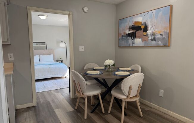 1 bed, 1 bath, 630 sqft, $725, Unit H61