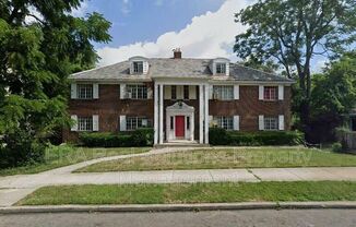 220 LORAINE AVE