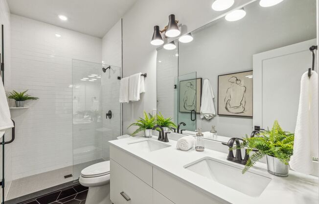2 beds, 1 bath, 779 sqft, $1,750, Unit 105