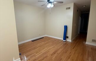 1319 S Christiana