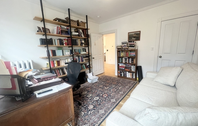 2 beds, 1 bath, $3,600, Unit 32