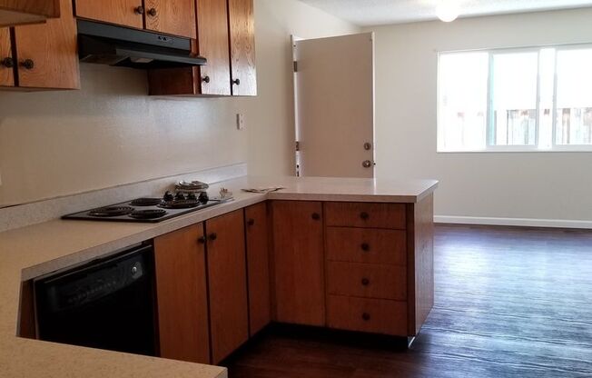 3 beds, 2 baths, $3,350