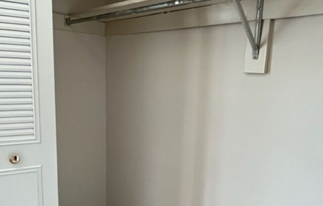 1 bed, 1 bath, 700 sqft, $1,200, Unit 532