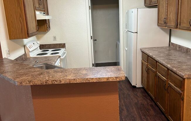 2 beds, 2 baths, 957 sqft, $1,015, Unit 22