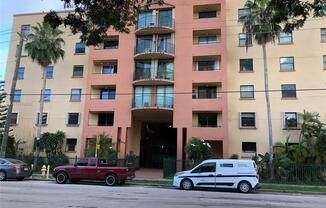 546 SW 1st St