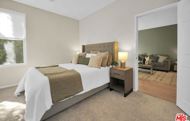 2 beds, 2 baths, 942 sqft, $559,900, Unit 135