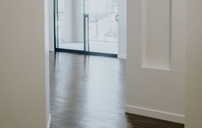 2 beds, 2 baths, 1,085 sqft, $2,110, Unit R102