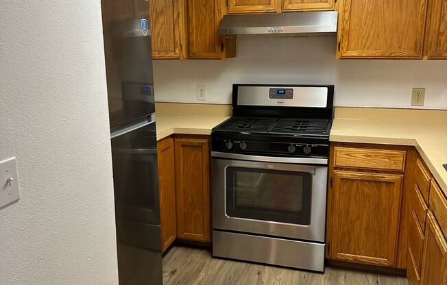 2 beds, 1 bath, 850 sqft, $1,400, Unit 4