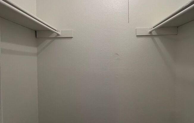 2 beds, 2 baths, 1,000 sqft, $1,275, Unit 1006